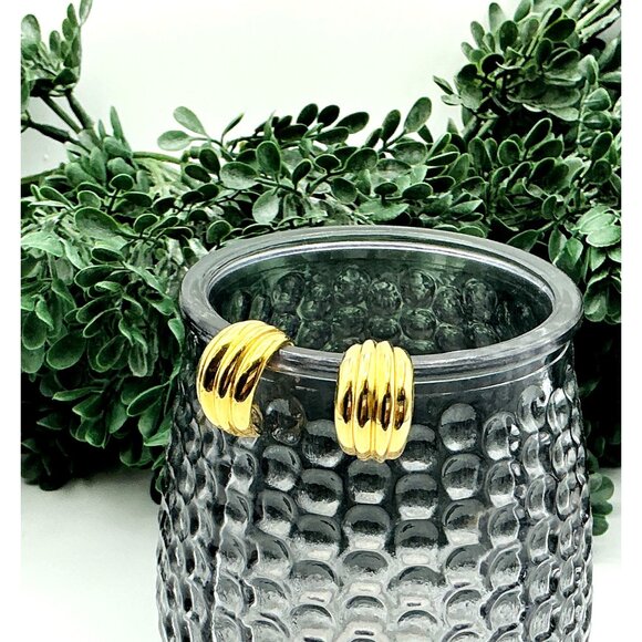 Gold Tone Earrings Ribbed Design Vintage Jewelry by Krementz - Picture 3 of 7